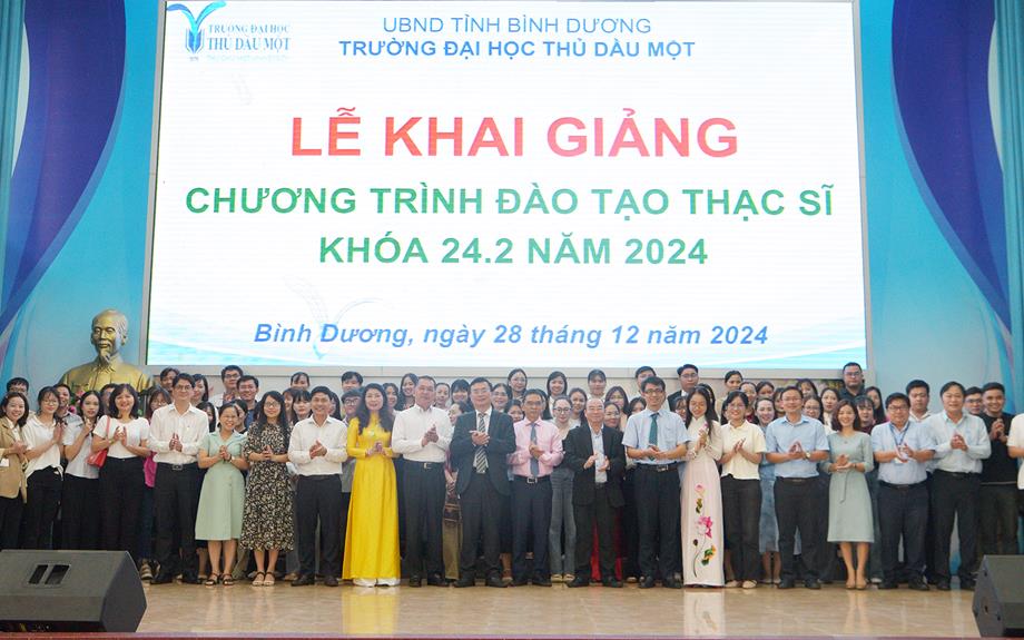 Lễ khai giảng các chương trình đào tạo thạc sĩ khóa 24.2